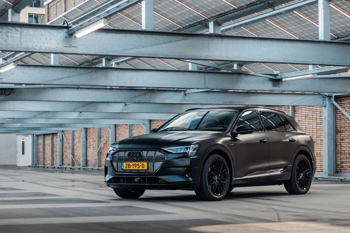 Carwrap Audi E Tron Satin Black Eindhoven Addit Signmakers15 Carwrap Audi E-tron Eindhoven