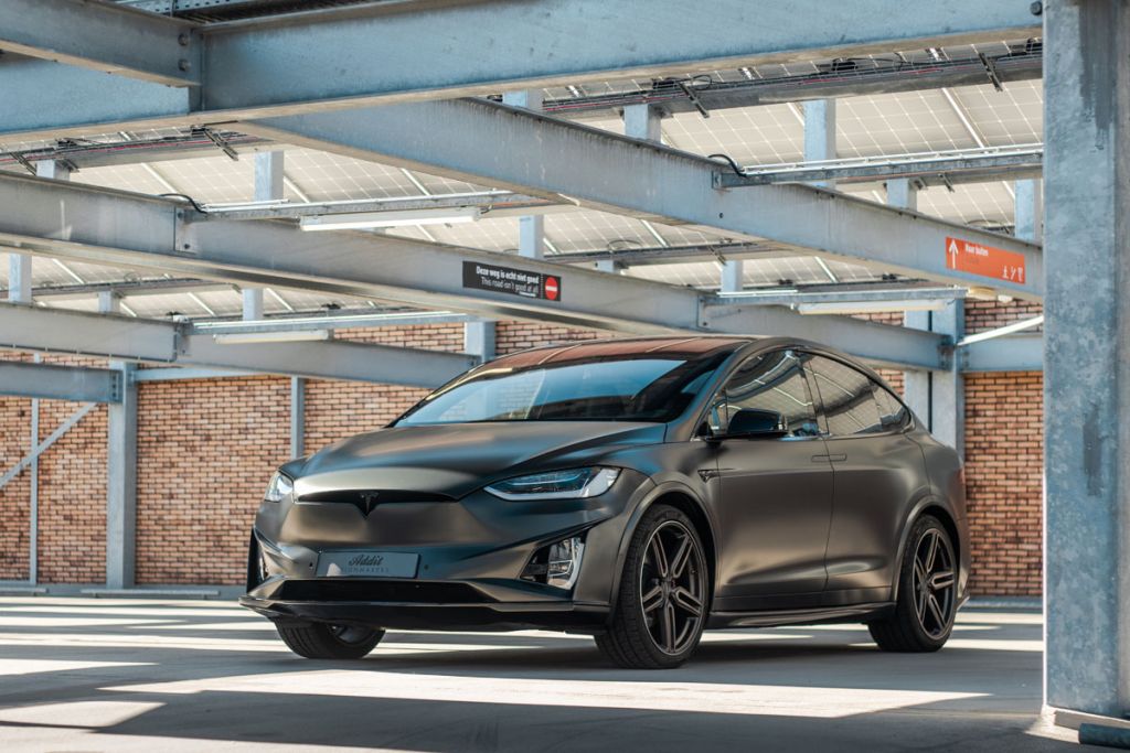 Carwrap Tesla Model Y Eindhoven