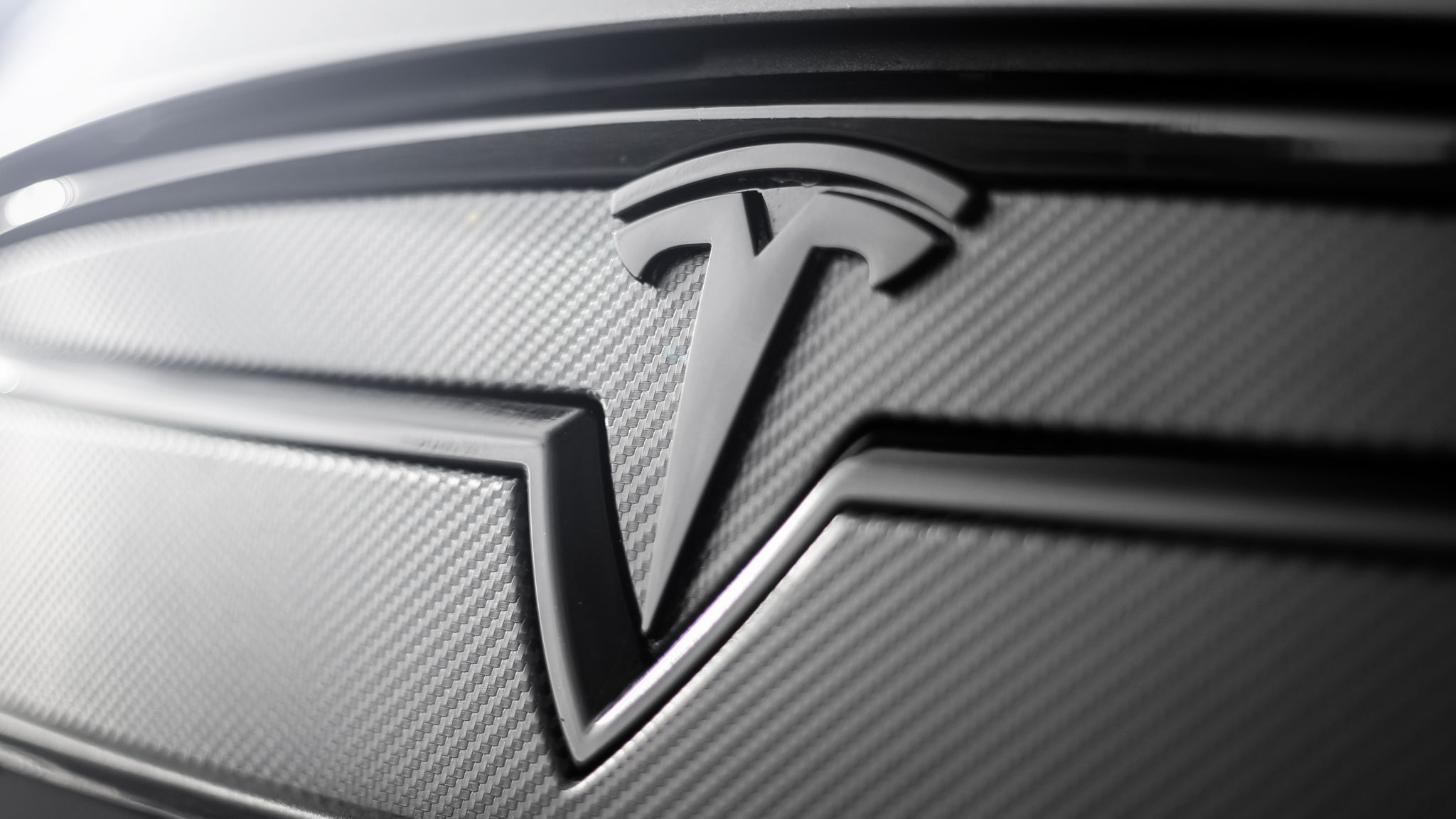 Tesla Ontchromen Hoogglans Zwart Tesla Ontchromen Eindhoven