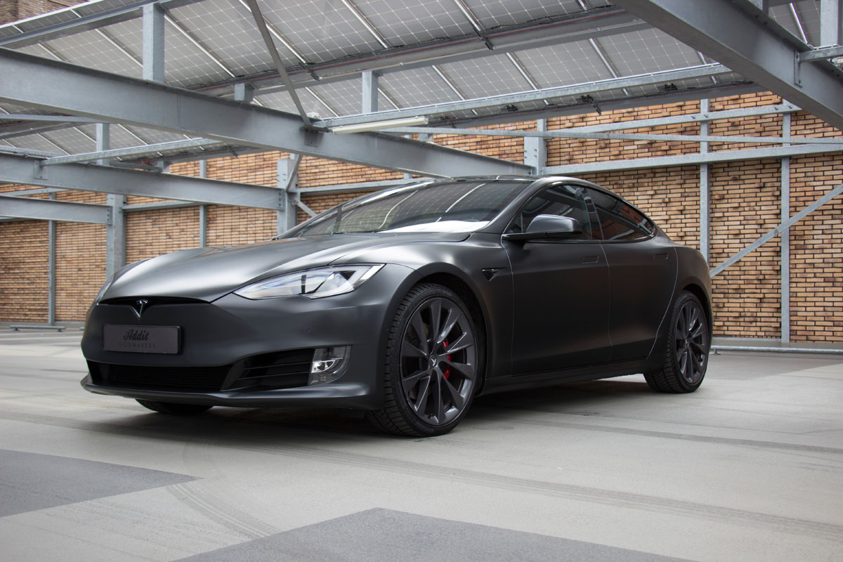 Tesla Model S Carwrap Eindhoven Avery Satin Metallic Black Rock Grey 32 Carwrap Tesla Model S p100d