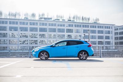 Volvo V40 Carwrap Addit Signmakers Eindhoven 3M Matte Riviera Blue 8 Carwrapping Eindhoven Volvo v40